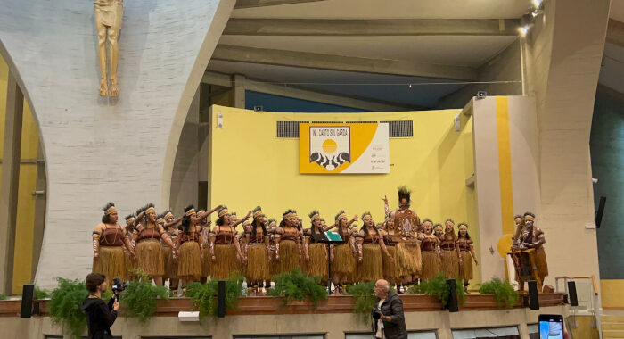 Membanggakan, “Suara Emas” dari Papua Tengah Juara Umum Kompetisi Paduan Suara Internasional di Roma