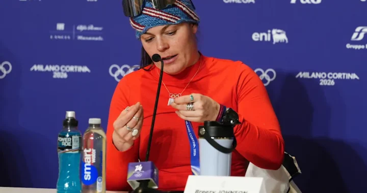 Kualitas Medali Olimpiade Musim Dingin 2026 Disorot, Banyak yang lepas dan Jatuh dari Leher para Atlet