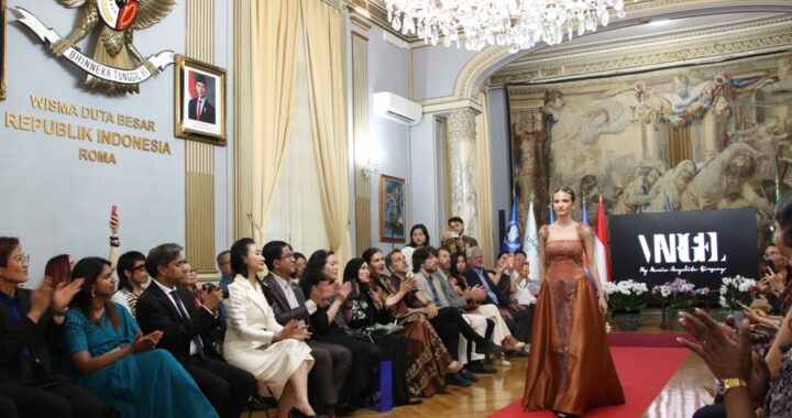 Desainer Indonesia Tunjukkan Kelas Dunia Lewat Fashion Show “Dea Terra: Mother Earth”